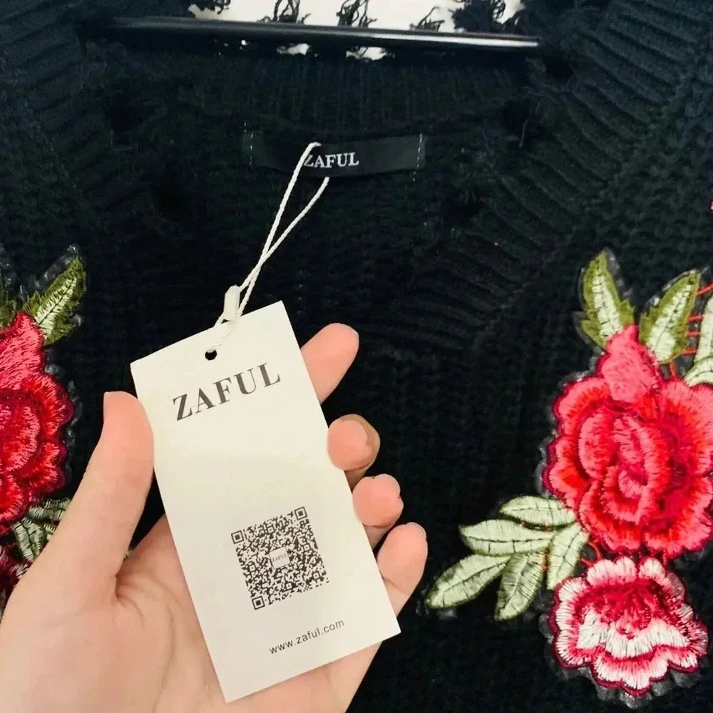 🧾NWT ZAFUL Crochet Sweater - Picture 5 of 7